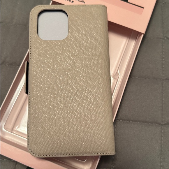 NWT Kate Spade Disney Minnie Mouse iPhone 11 PRO Wrap folio case - Picture 7 of 8